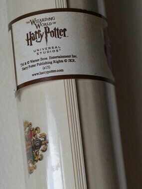 Official Hogwarts Parchment Paper (The Wizarding World of Harry Potter, Universa